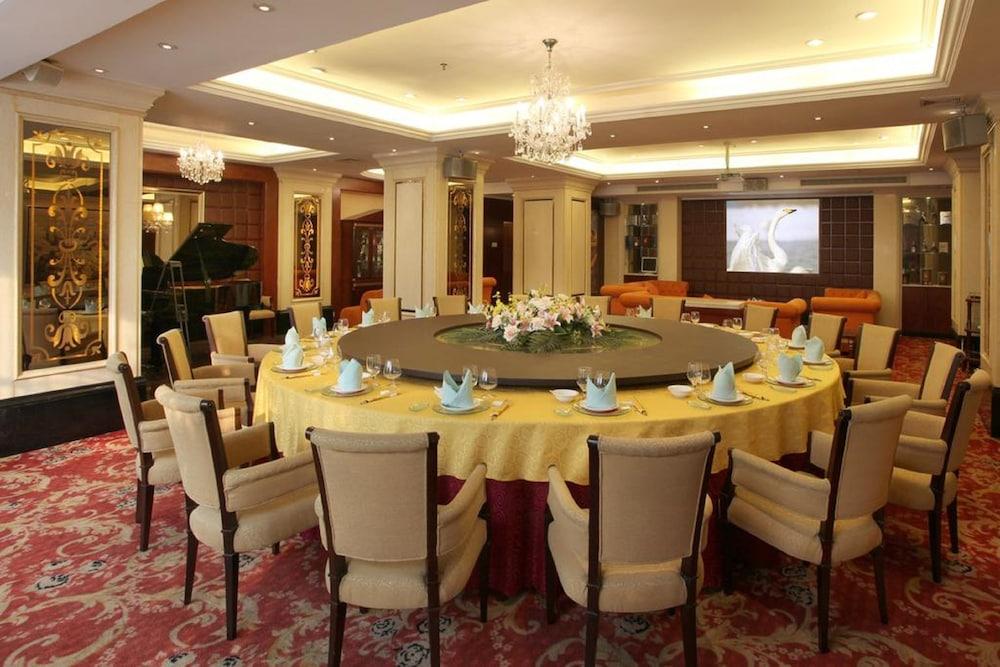 גואנגג'ואו Mandarin Hotel מראה חיצוני תמונה