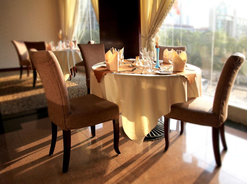 גואנגג'ואו Mandarin Hotel מראה חיצוני תמונה