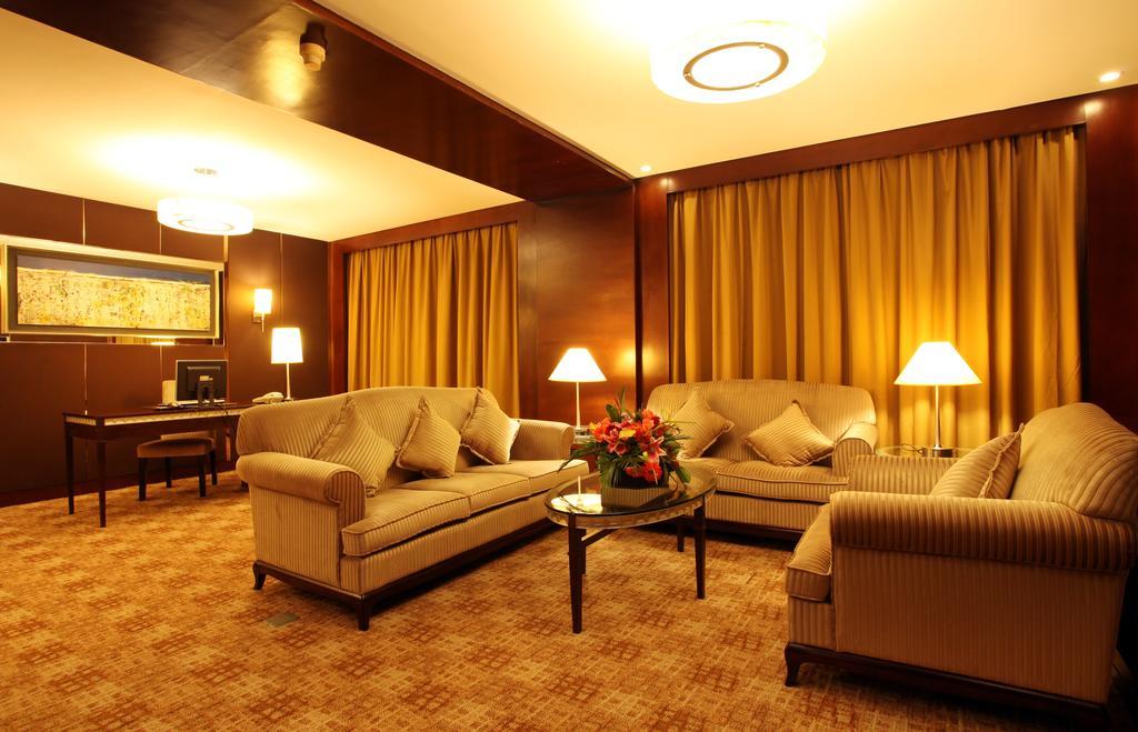 גואנגג'ואו Mandarin Hotel מראה חיצוני תמונה