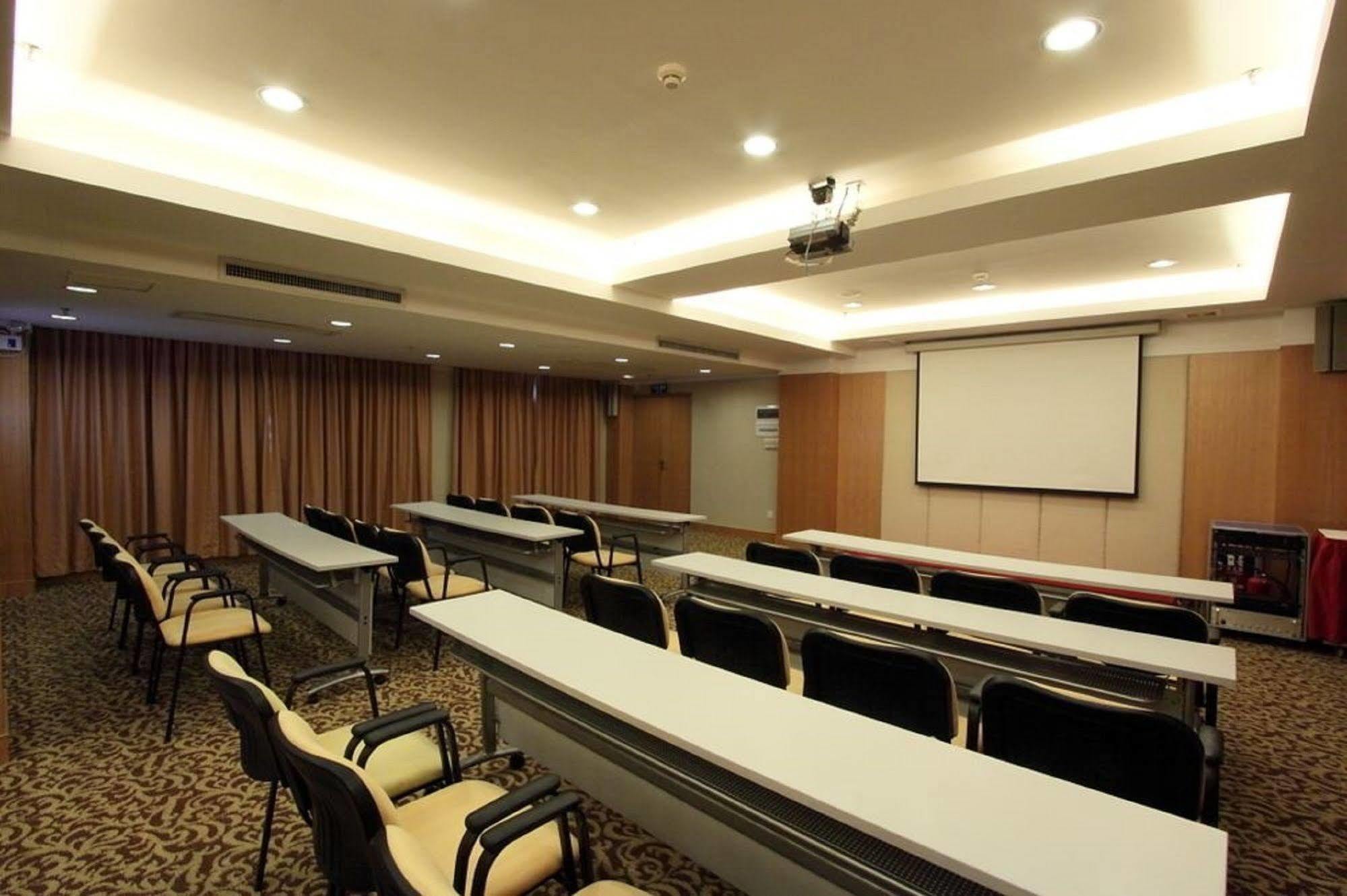 גואנגג'ואו Mandarin Hotel מראה חיצוני תמונה